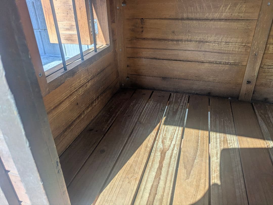 ログハウス風木製犬小屋 中型犬用（使用品）
