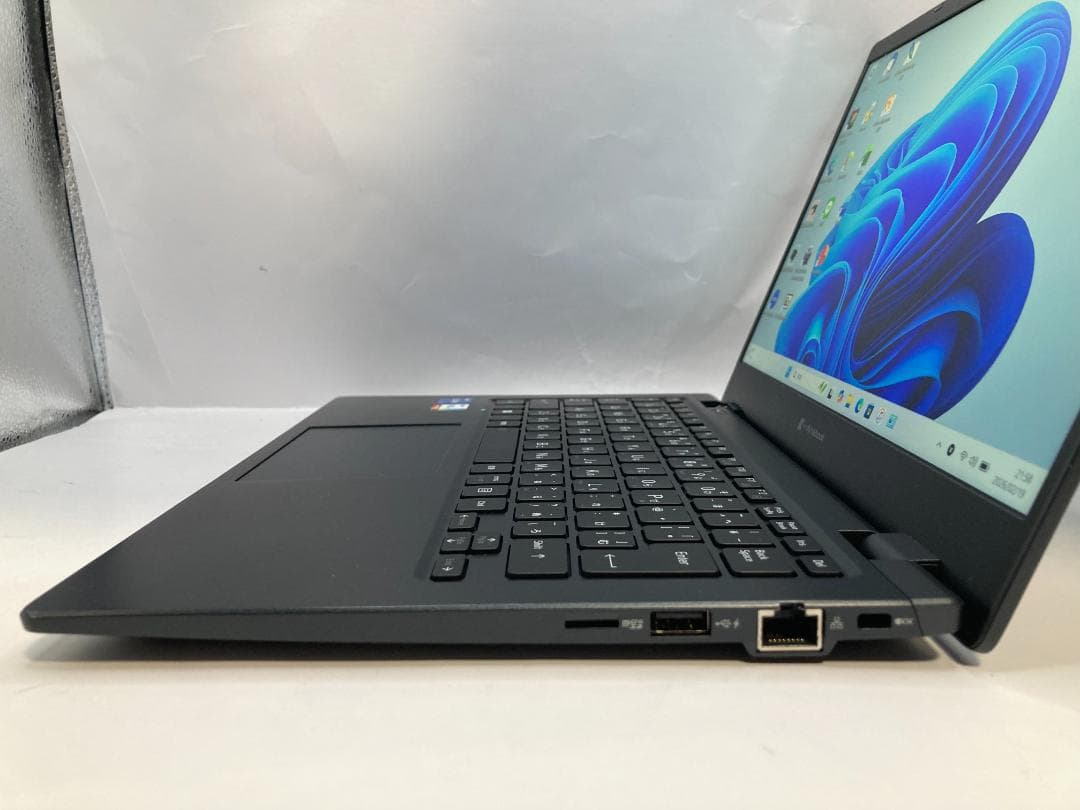 Dynabook G83 第12世代i5/16G/SSD512G/軽量978g