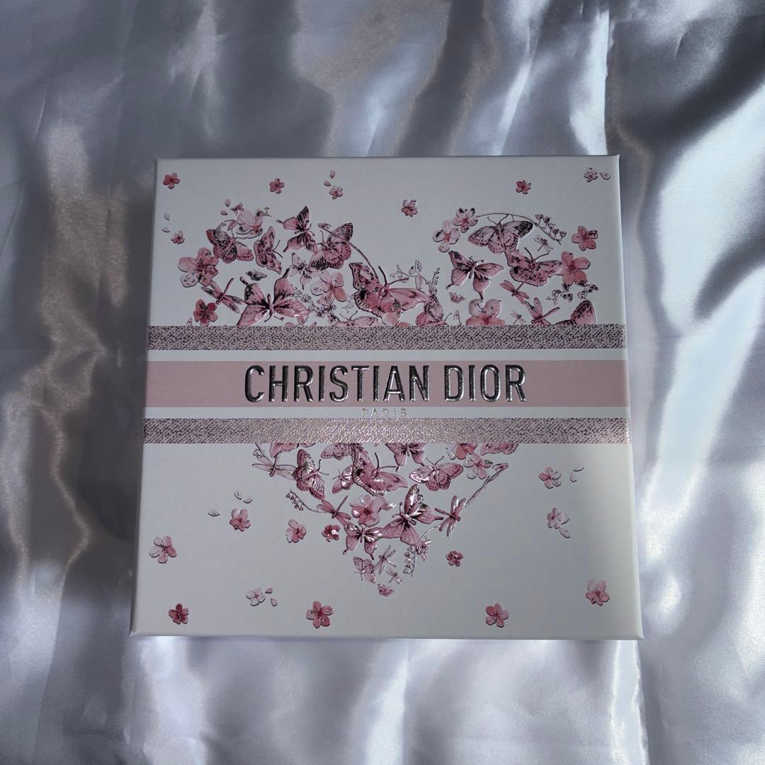 DIOR ギフトボックス 蝶 ハート さくら　2個