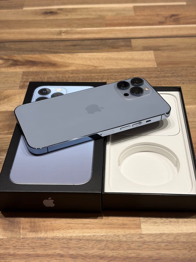 週末値下げ　iPhone13Pro MAX美品　256G シエラブルー 本体