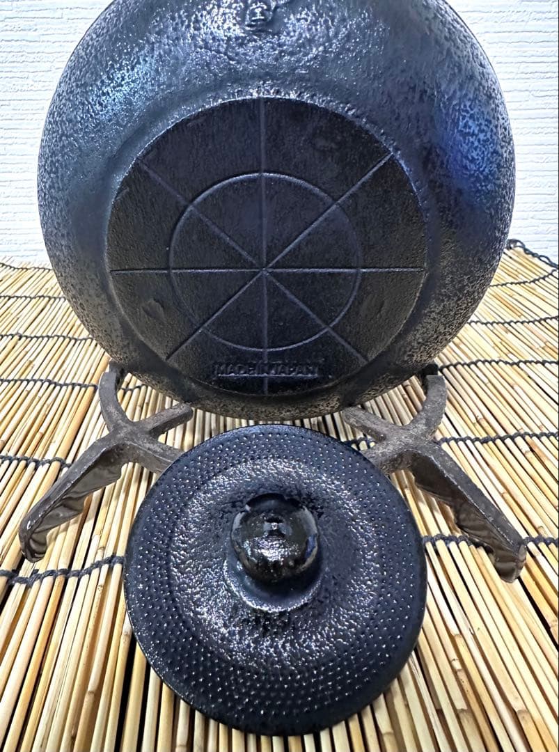 新品、供箱等付属品付　南部宝星堂造　１５型アラレ　ＩＨ機器対応品　南部鉄瓶
