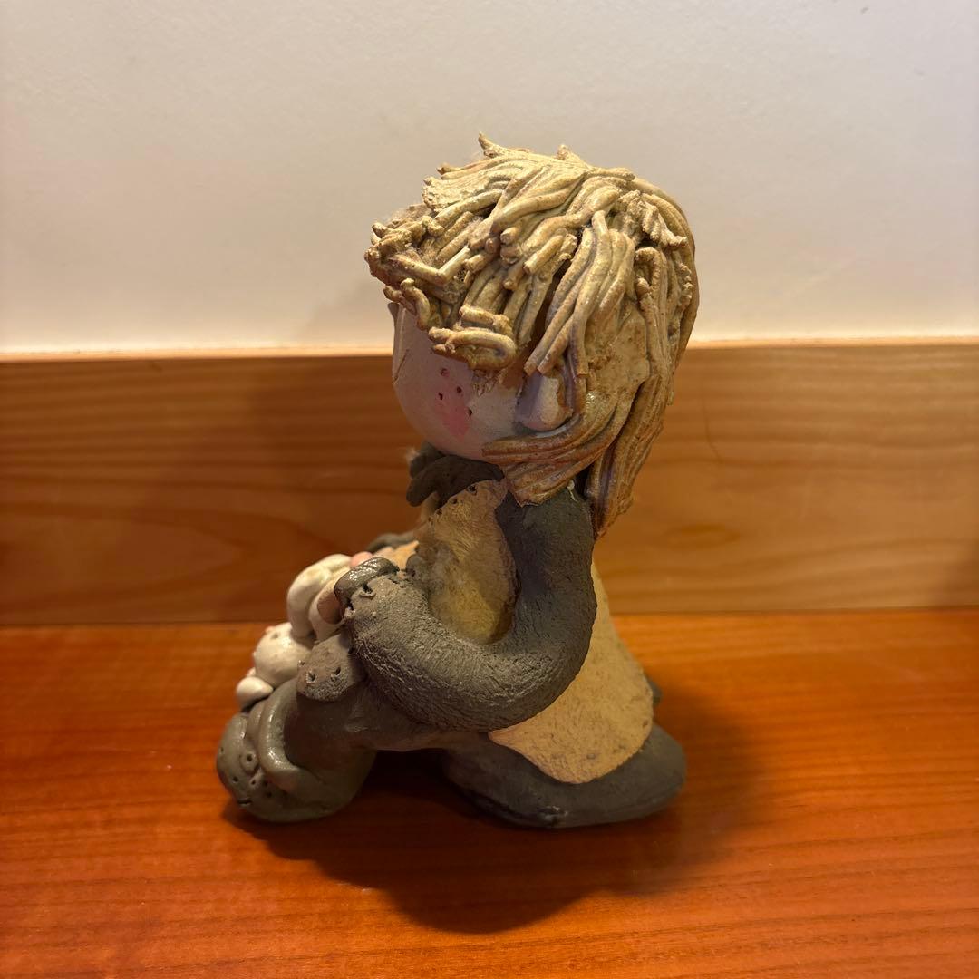 男の子と女の子の陶器人形