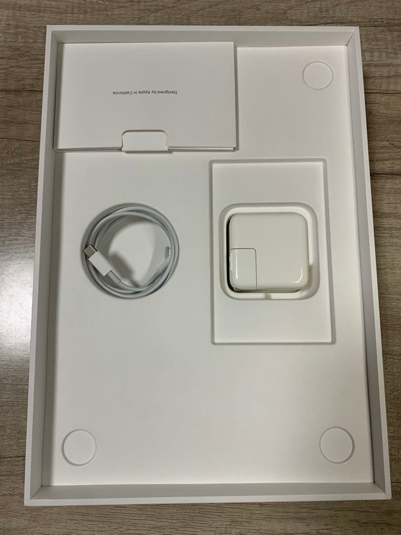 【Apple純正品】MacBook Air2020 シルバー充放電３０回