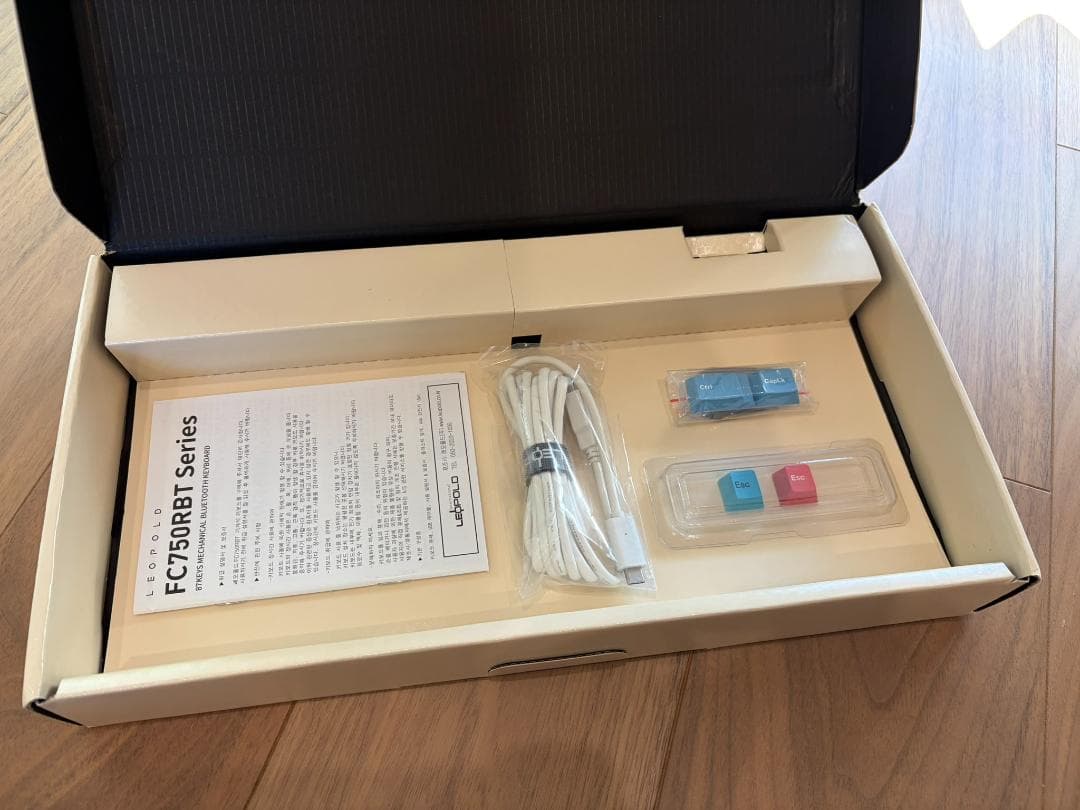 Leopold FC750RBT コーラルブルー ワイヤレスメカニカルキーボード