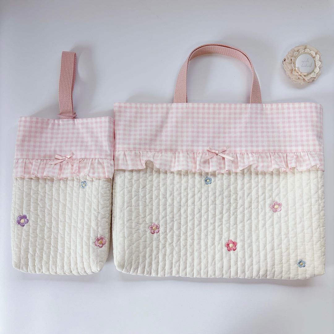 かつこ様　ヌビ　お花　刺繍生地　キルト　レッスンバッグ　上履き袋　キルティング