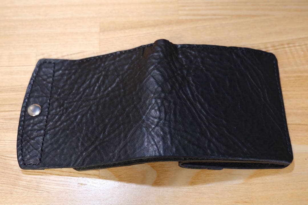 黒レザー折りたたみ財布　ハンドメイド　本革　ヌメ革　二つ折り