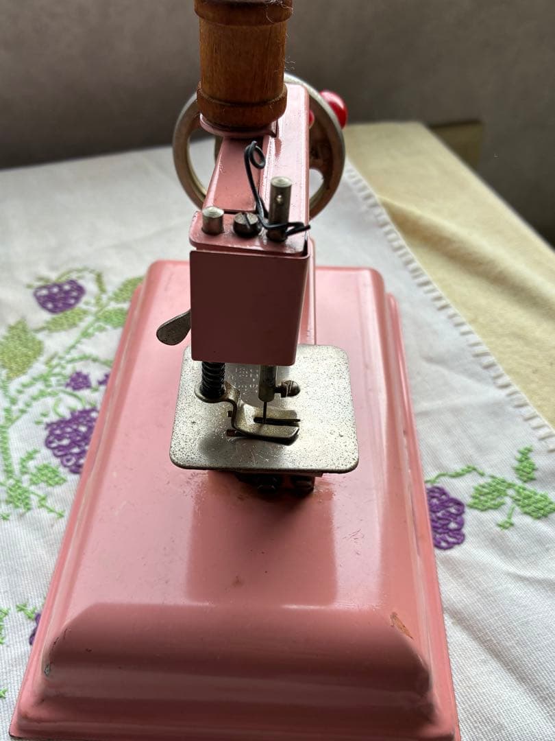 フランス　アンティーク　トイ　ミシン　メタル　ピンク