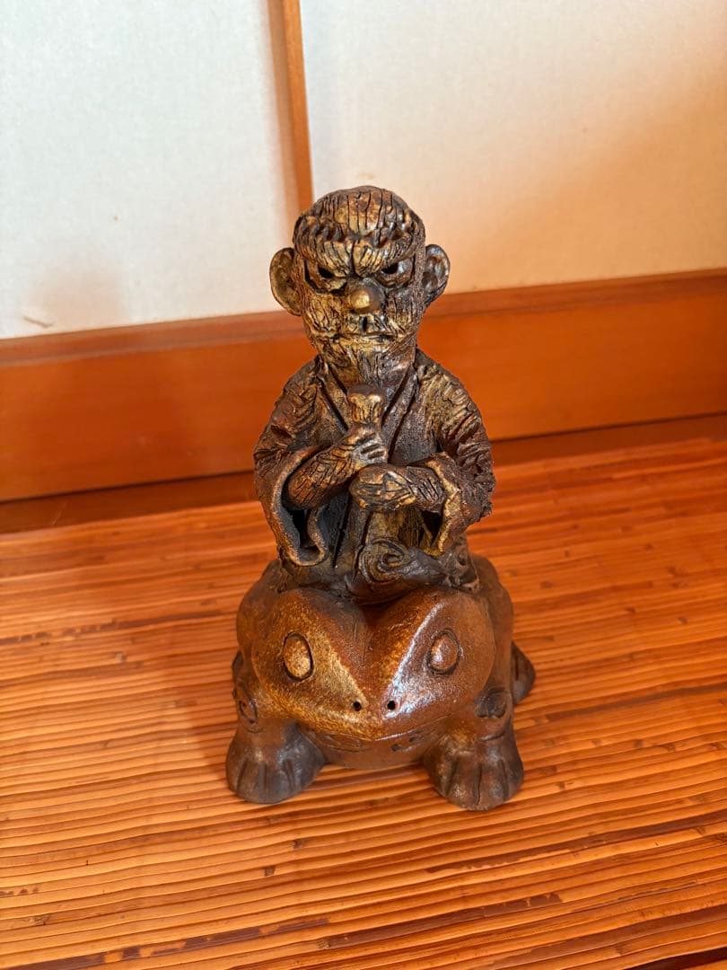 カエル　置物