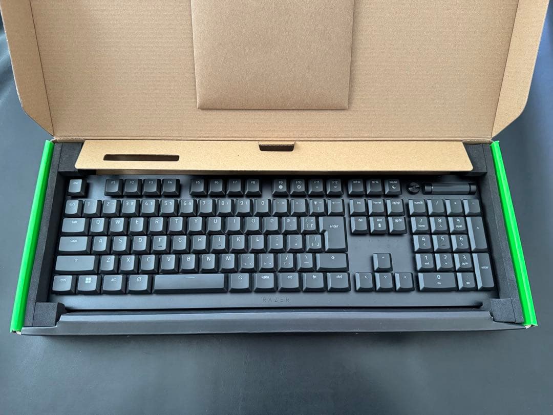 Razer DEATHSTALKER V2 PRO ワイヤレスキーボード