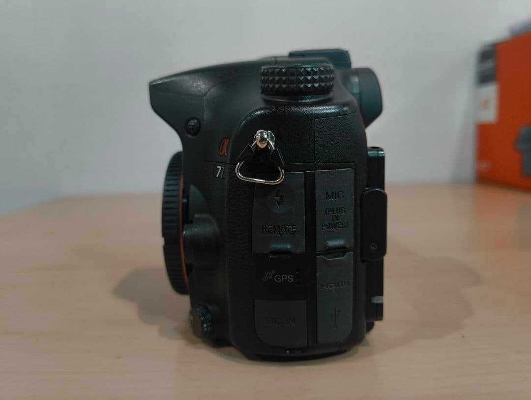 Sony α77 デジタル一眼レフカメラ 本体