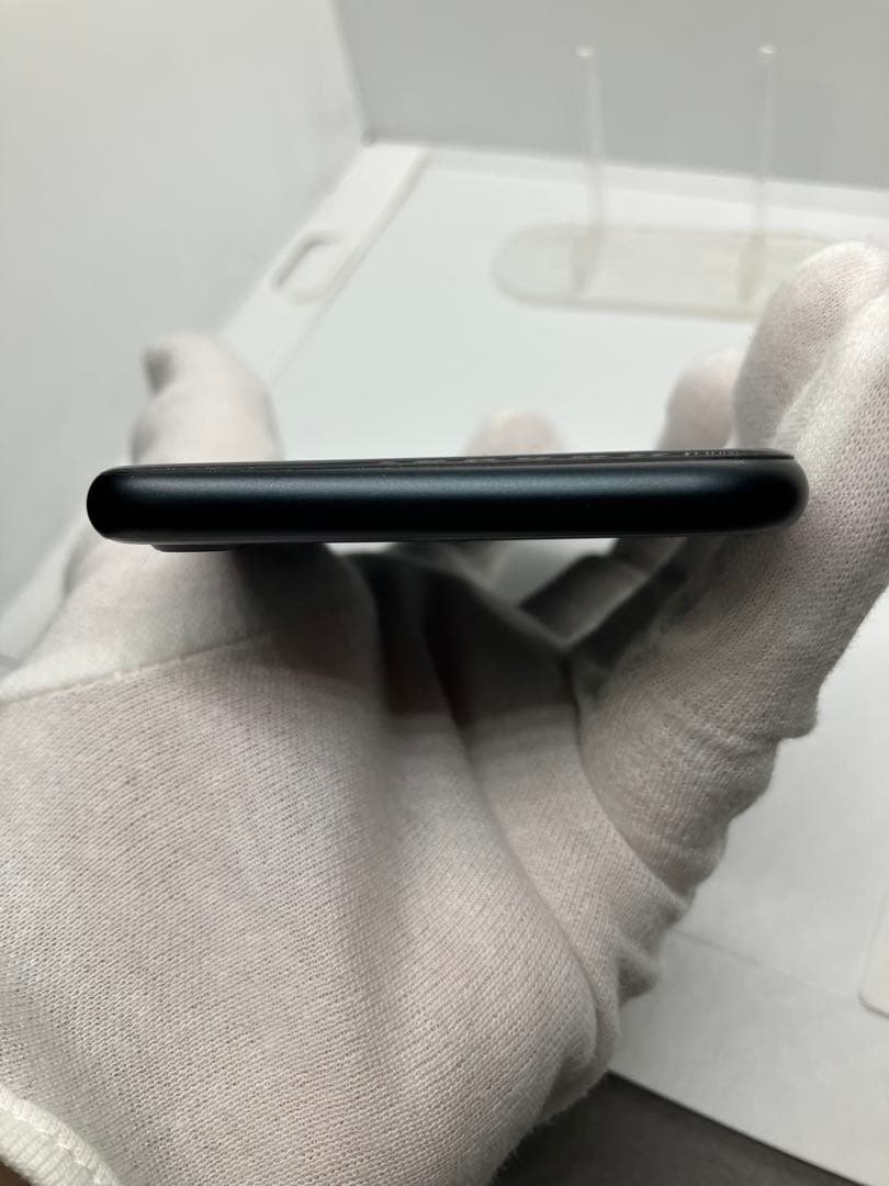 美品 iPhone SE (第3世代) 64GB SIMフリーバッテリー100%