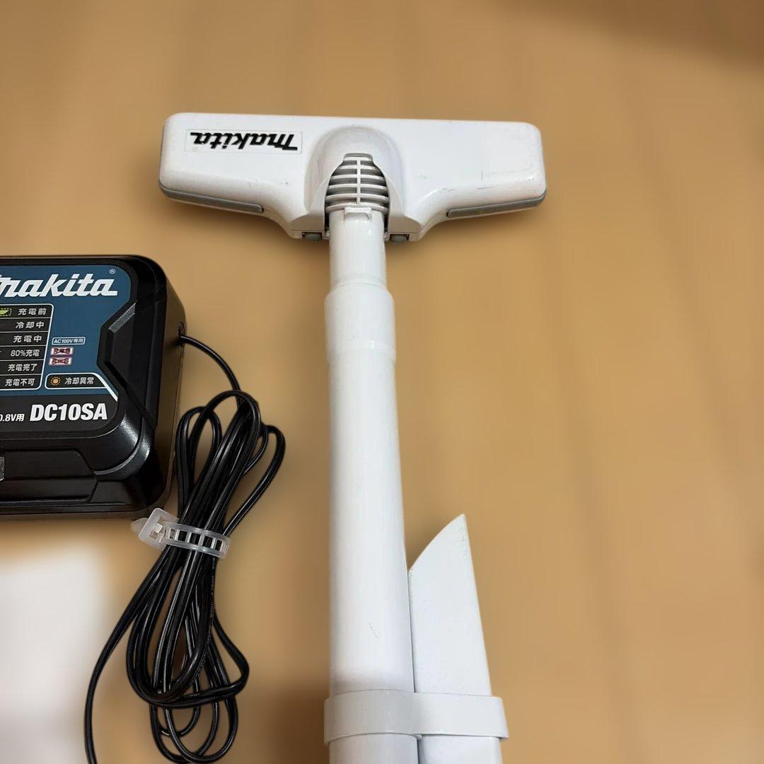 【美品】マキタ CL107FD 充電式クリーナー 掃除機 サイクロン