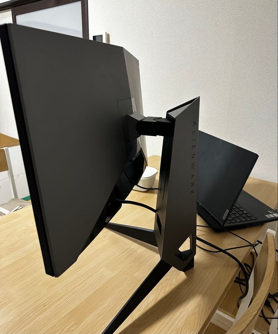 ALIENWARE ゲーミングモニター　(st_)