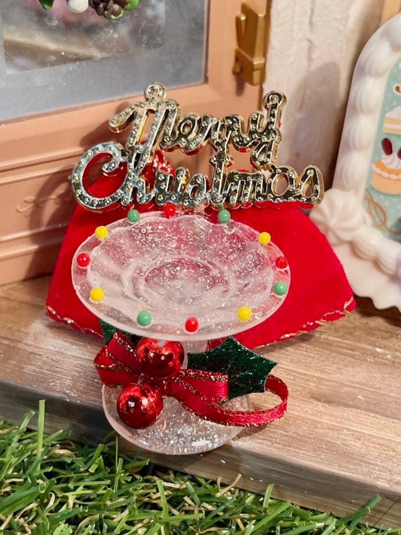クリスマスケーキサンタと一緒ホールケーキ