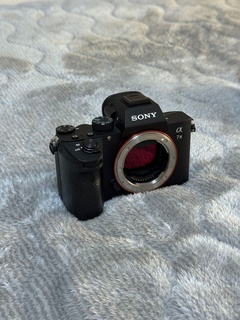 【超美品】値下げ中　SONY α7IIIミラーレス一眼 本体