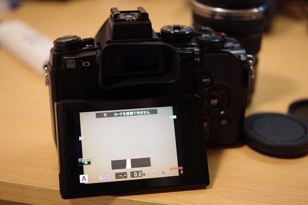 OLYMPUS OM-D EM1 カメラ　レンズ付き