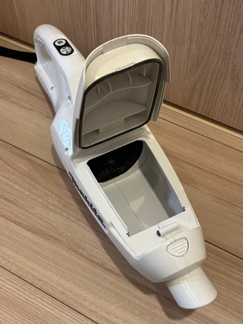 Makita スティッククリーナー本体 充電器付き　マキタ　掃除機