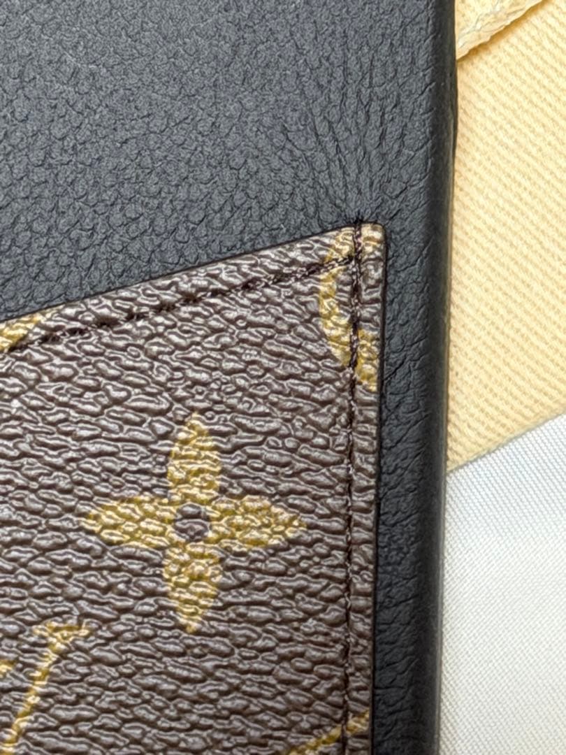 Louis Vuitton iPhone17 Pro Maxケース モノグラム