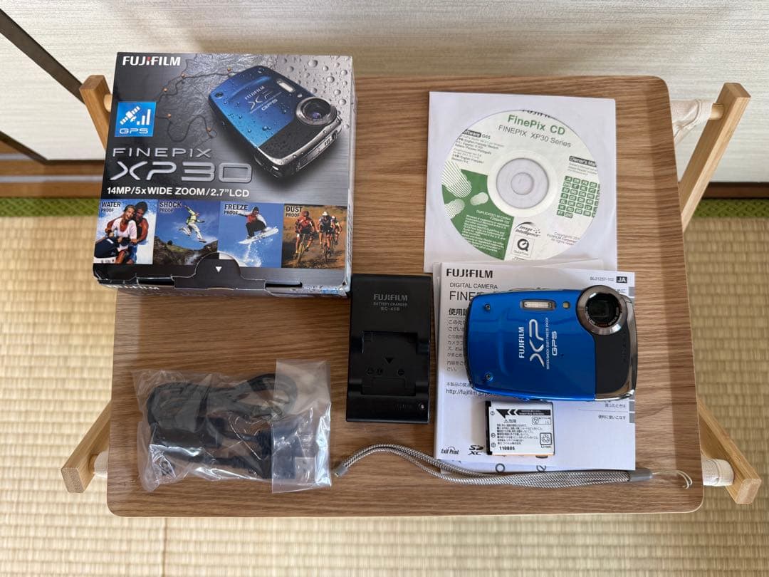 FUJIFILM FINEPIX XP30 動作確認済 バッテリー、充電器付き