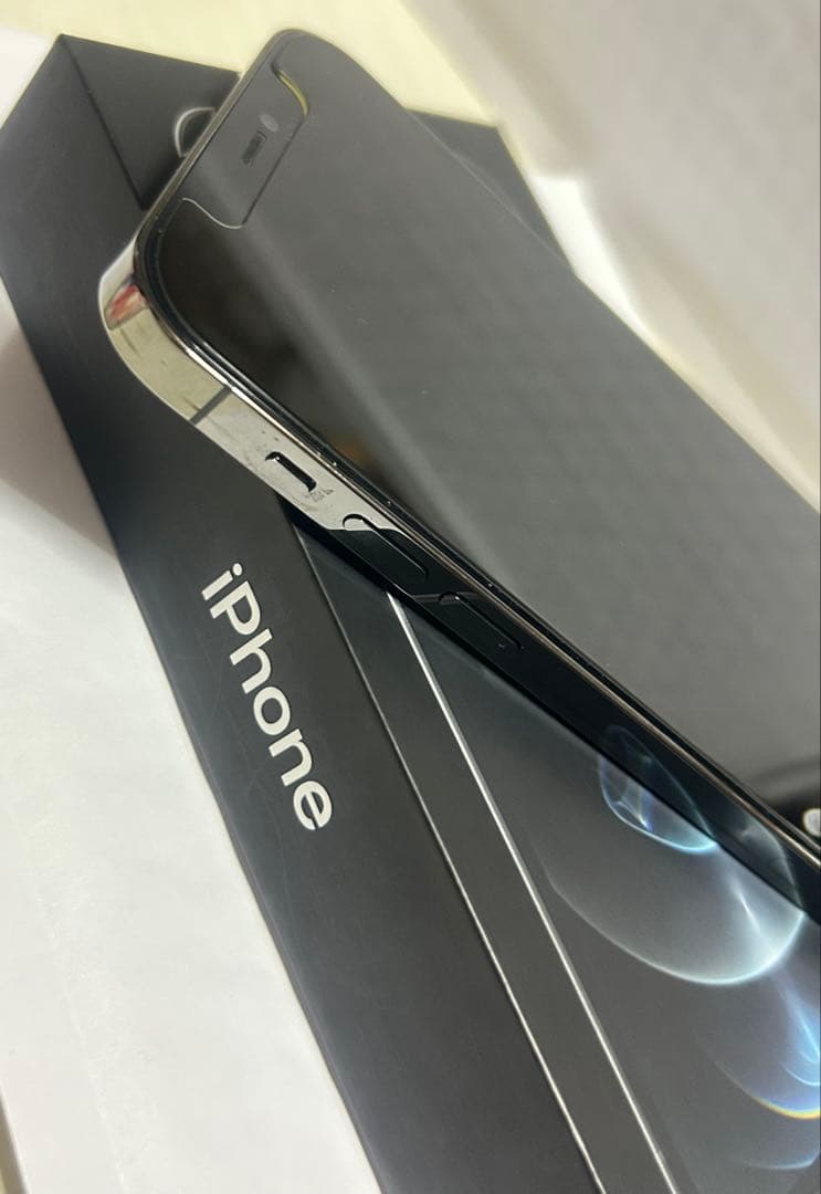 美品　iPhone12Pro グラファイト　simフリー