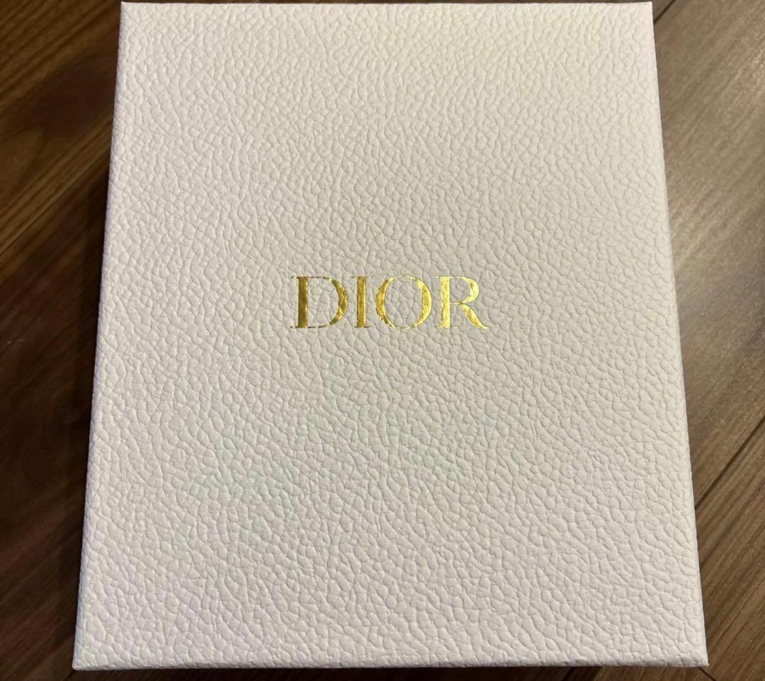 Dior ノベルティ プラチナ会員 バースデーギフト ショッパー付き