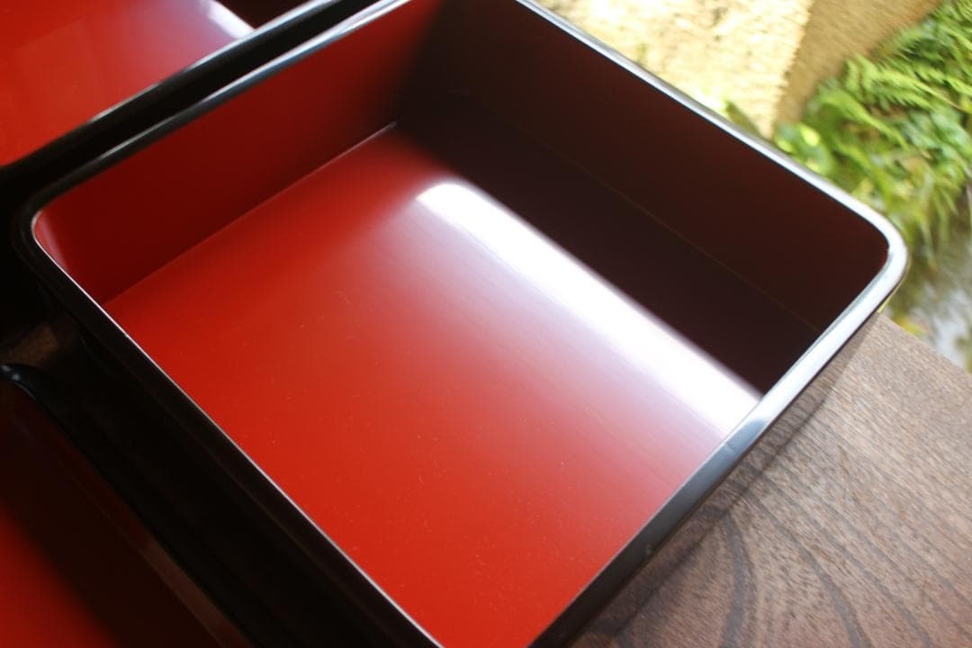 デッドストック！上質内朱黒漆に優美な下がり藤蒔絵の映える三段重（検輪島塗重箱お重