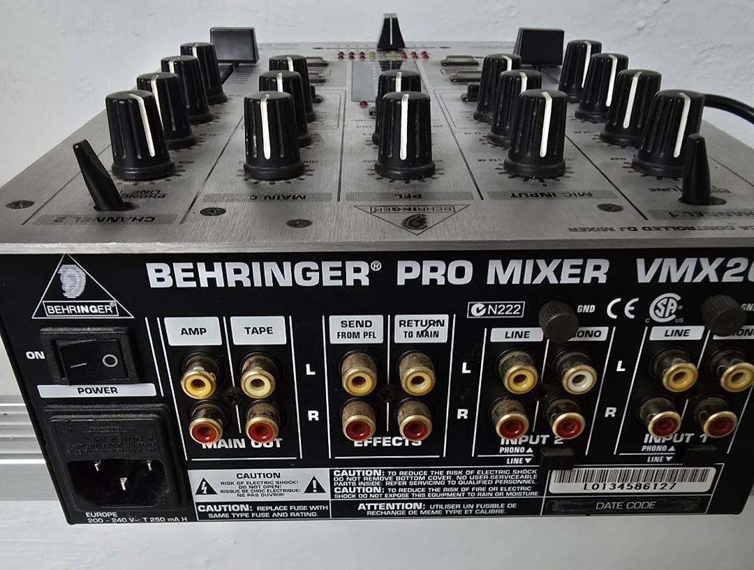 BEHRINGER VMX200 DJミキサー#0012完動品
