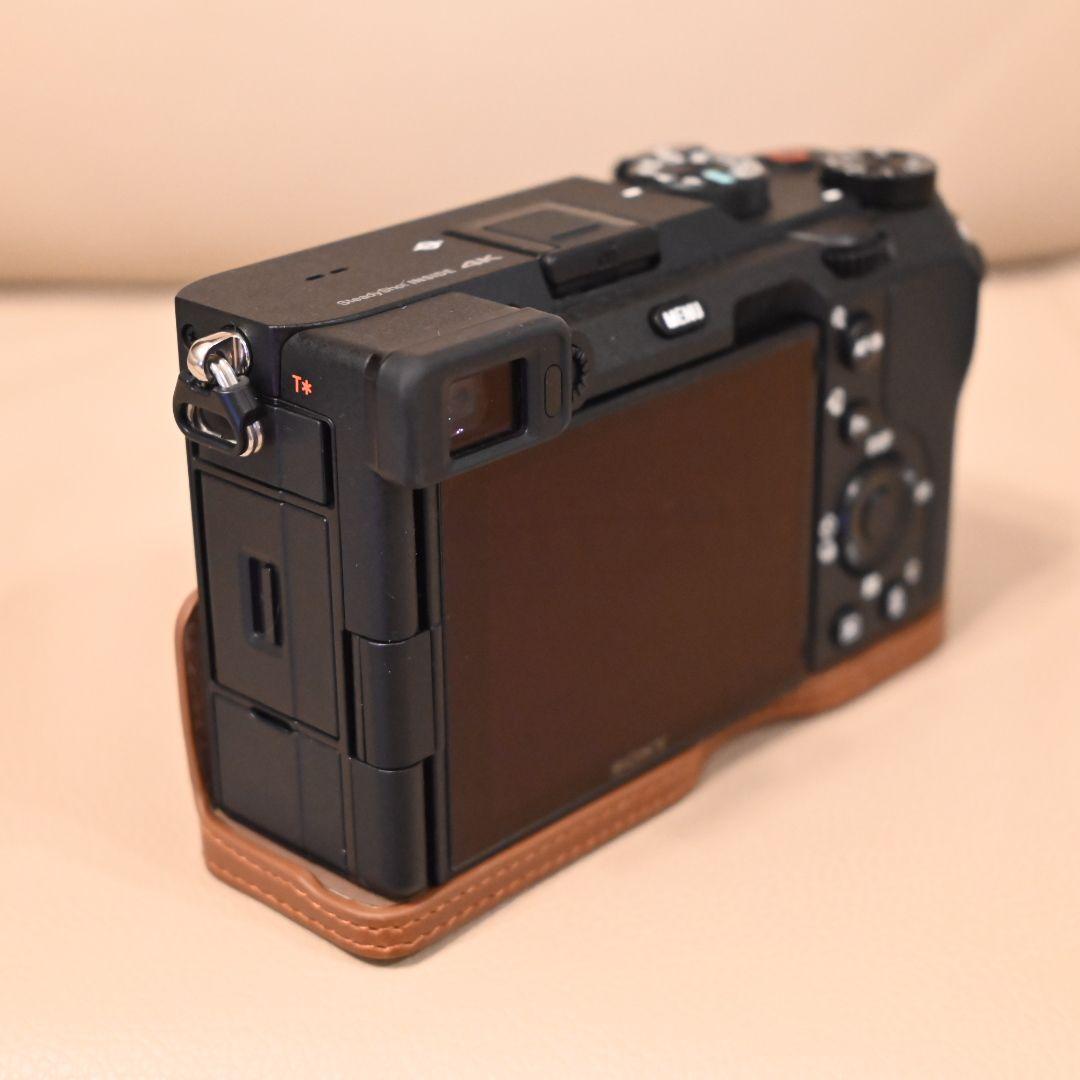 【ショット数9000枚台】SONY α7Cボディ