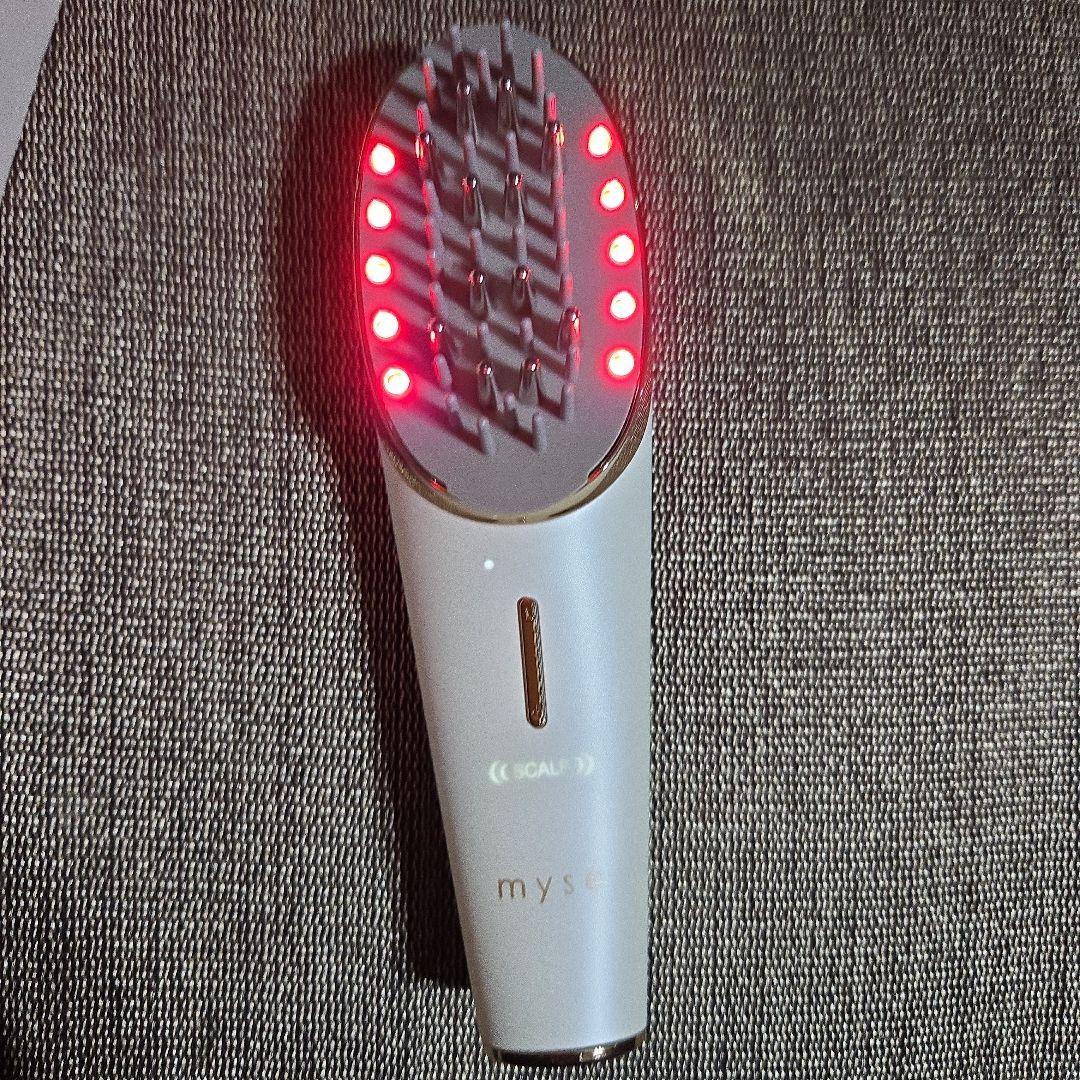 mysé スカルプブラシ ホワイト 充電器付き