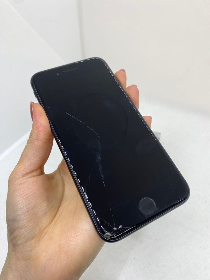 Iphone 8 64GB Sim フリー　05237