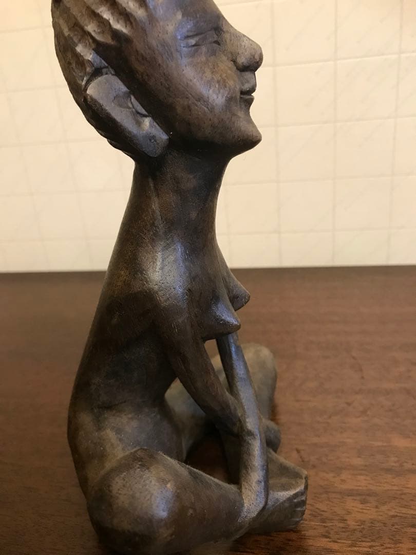 【裸婦像】アフリカ民族伝統工芸品　一刀彫
