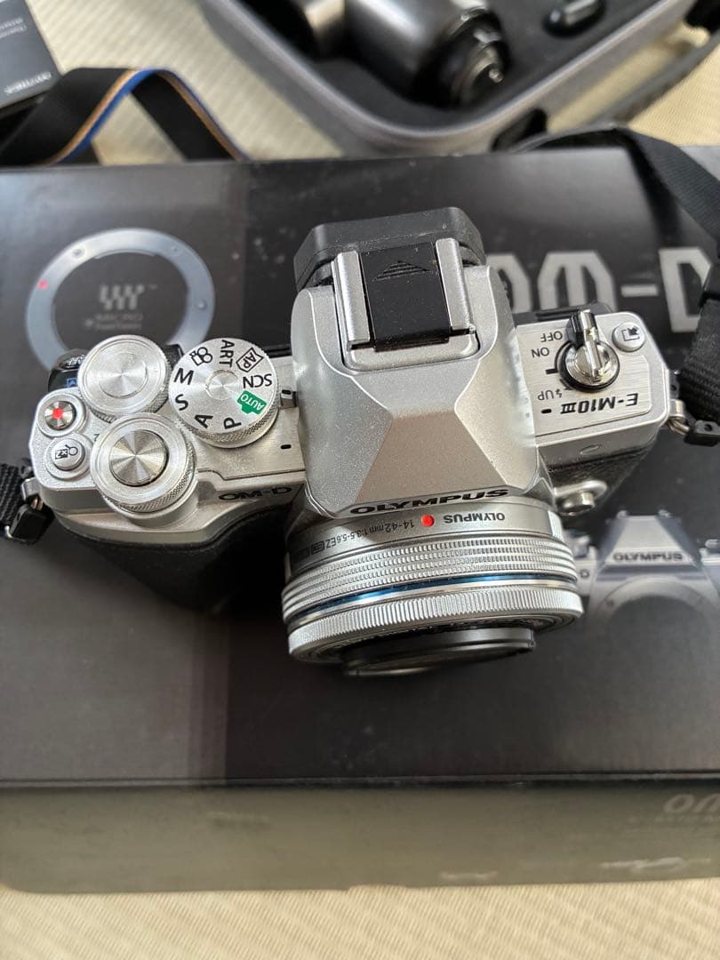 OLYMPUS OM-D E-M10 Mark III 本体