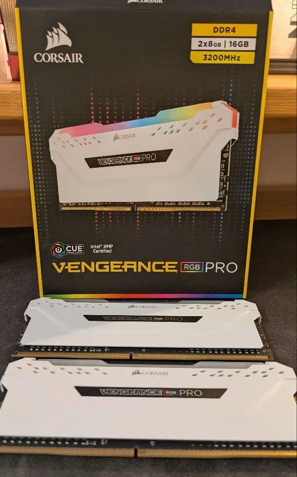 メモリー CORSAIE Vengeance RGB PRO DDR4 16GB