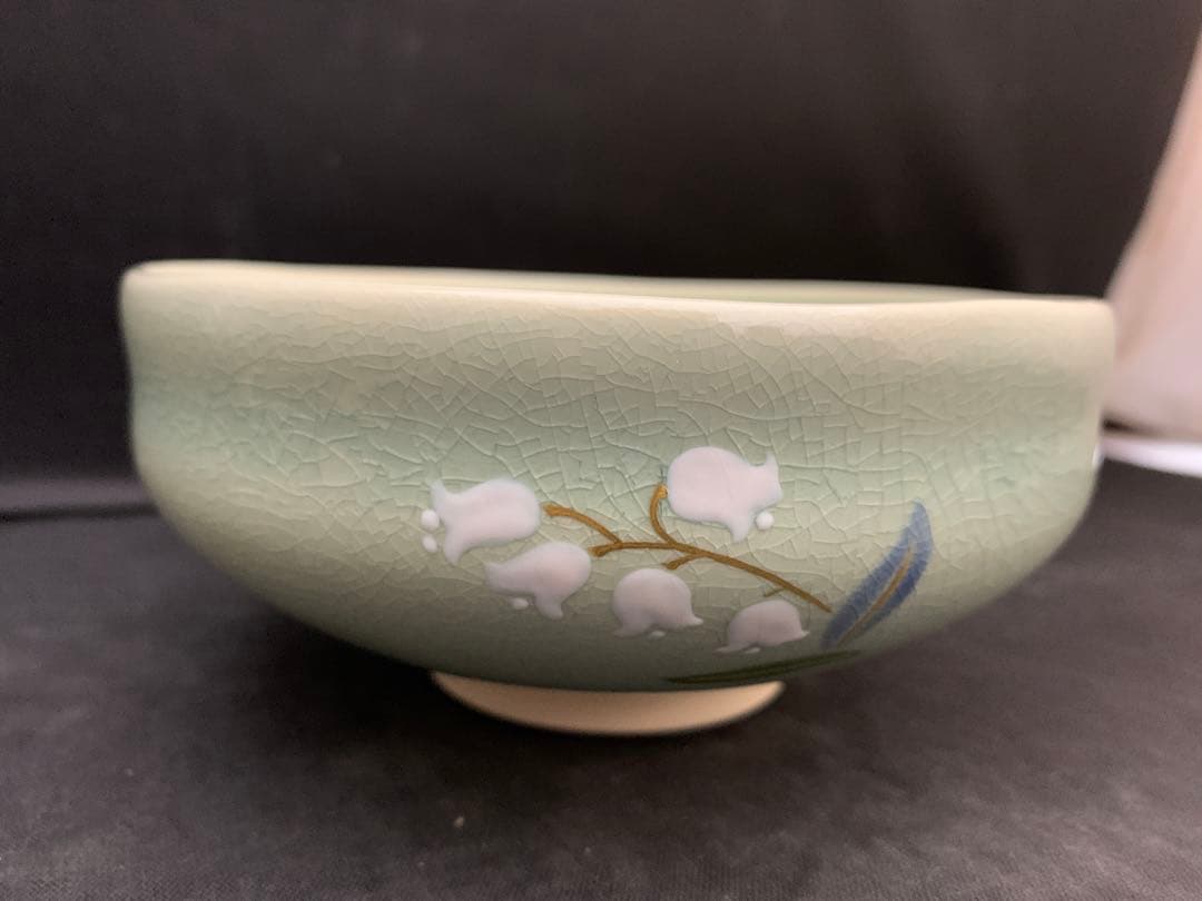 水無月窯 白藍釉　スズラン絵　鈴蘭 茶碗　茶道具　共箱　藤谷芳哉造