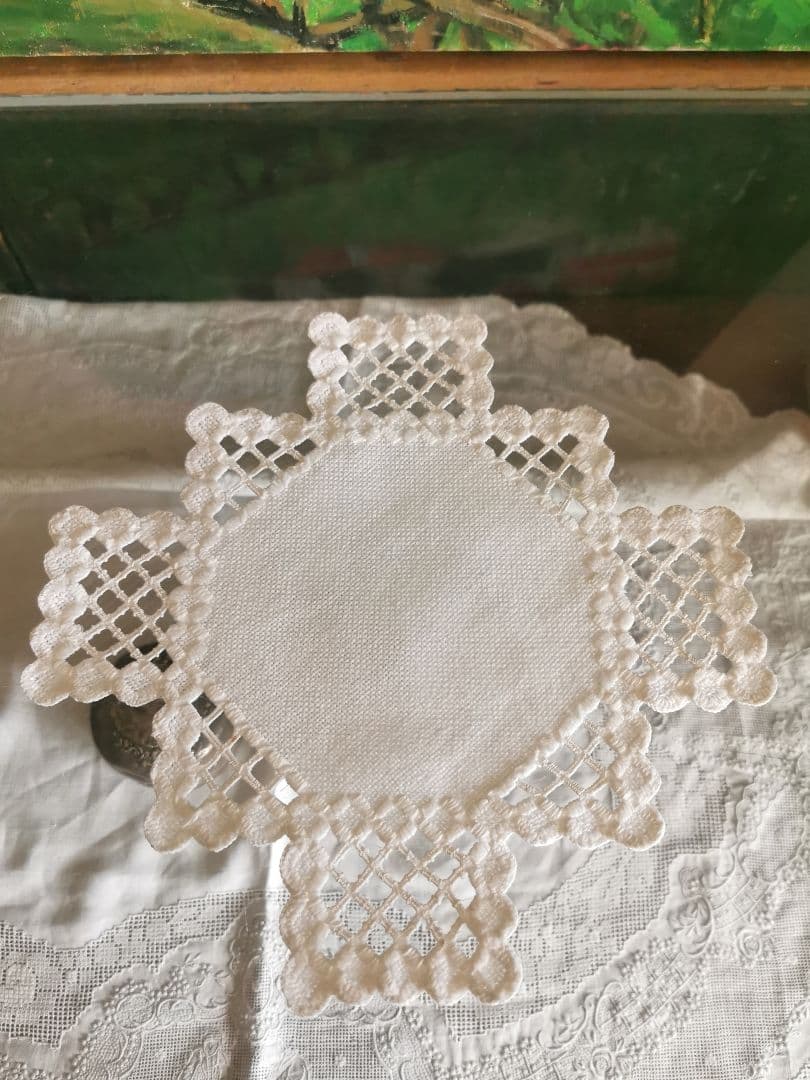 アンティークノルウェー ハーダンガー刺繍レース 十字架クロス型ドイリー マットβ