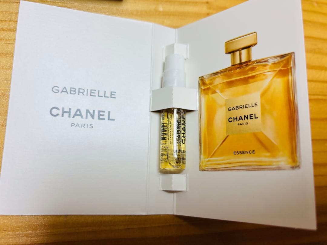 CHANEL N°5 香水 サンプル　缶バッジ　チャーム　ノベルティ　セット