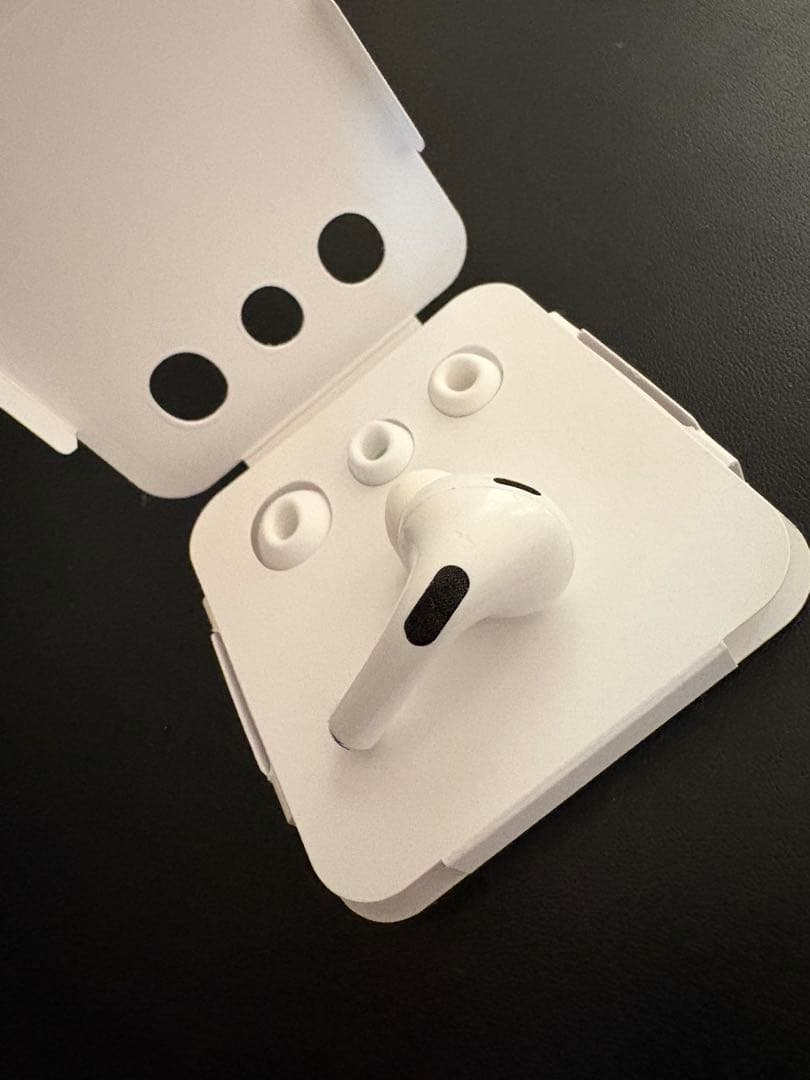 Apple純正 AirPods Pro 2（第2世代）左耳 L 片耳　A2699