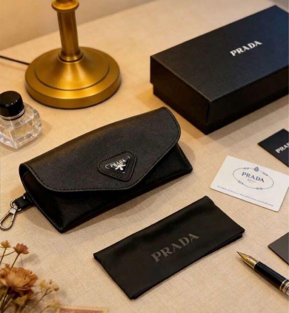 PRADA メガネケース