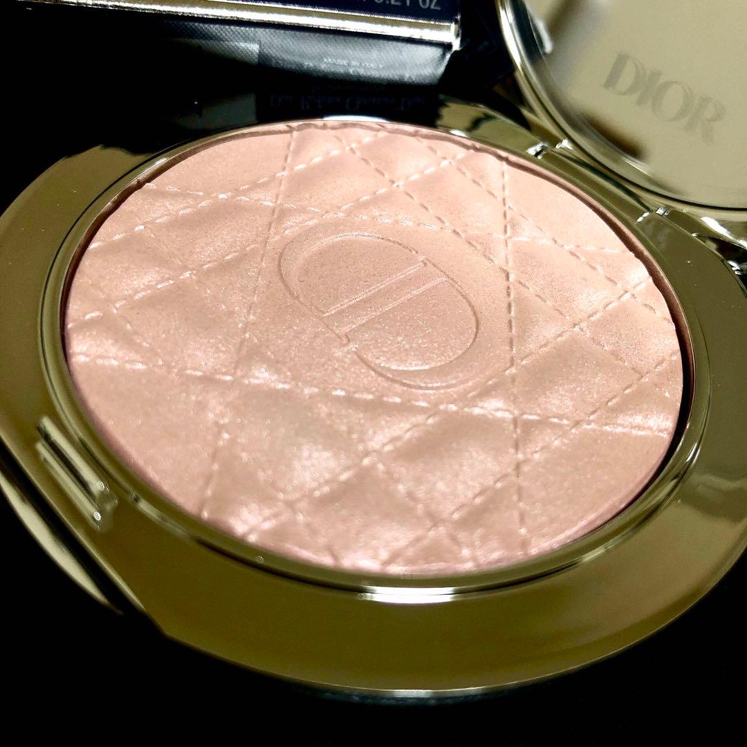 Dior ディオール　フォーエヴァーグロウ　ルミナイザー03 ピンクヘイロー
