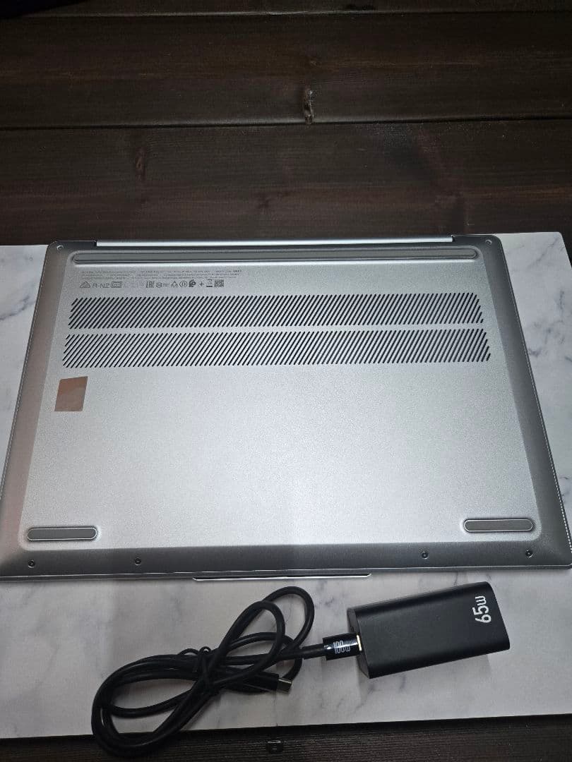 Lenovo IdeaPad Slim 5i Gen8 OLED バッテリー良好