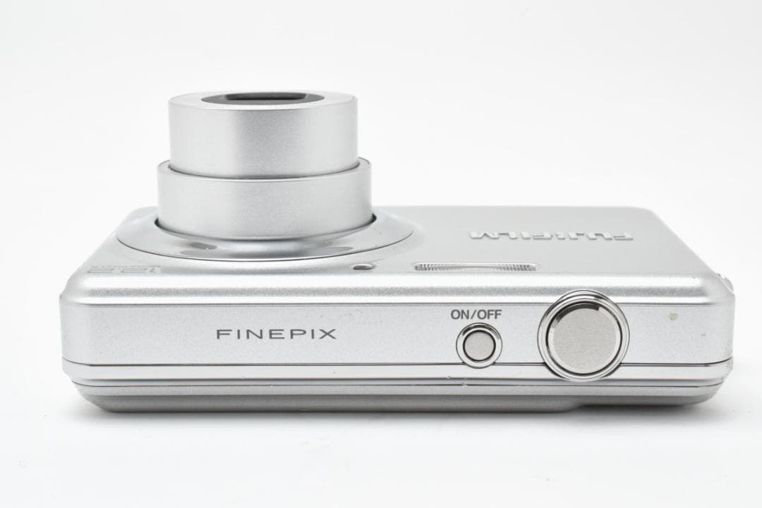 ■ 美品 ■ フジフィルム　FUJIFILM FinePix J30 シルバー