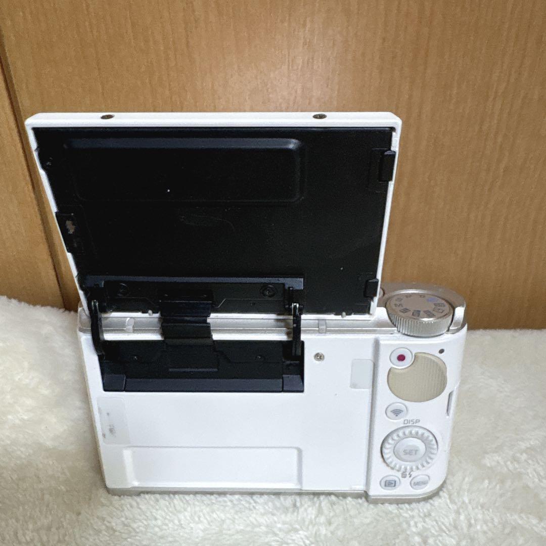 カシオ CASIO EXILIM EX-ZR4000 ホワイト コンデジ