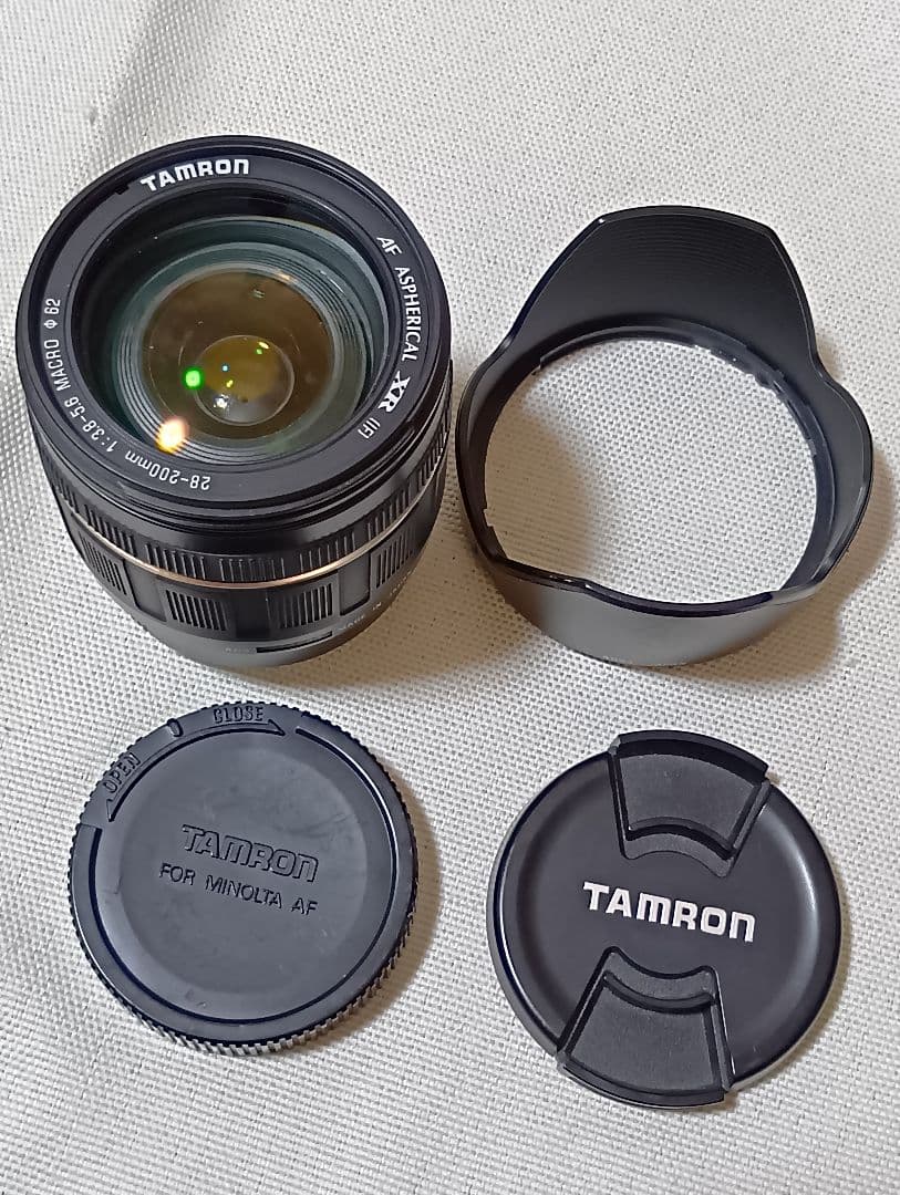 ミノルタ フィルム一眼レフカメラα-7xi + フラッシュ + 単焦点レンズほか