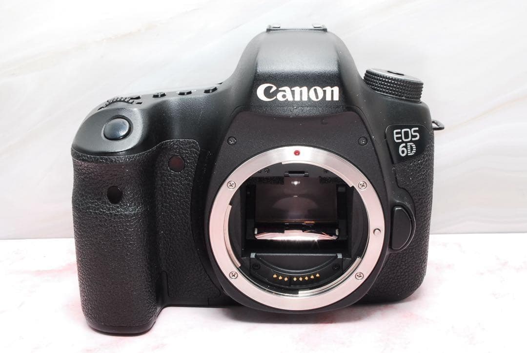 ✨軽量モデル✨Canon EOS 6D✨一眼レフカメラ✨フルサイズ機