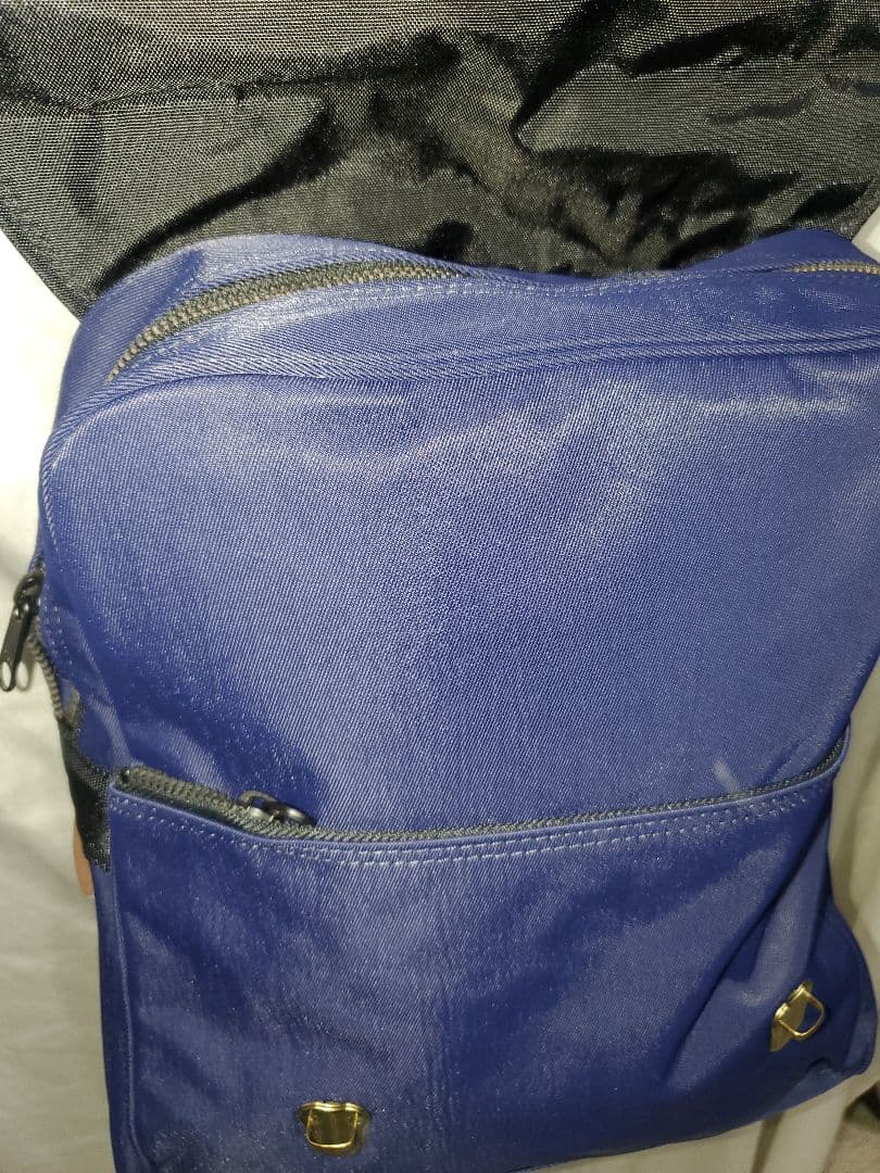 Levi's被せランドセル型リュック紺色