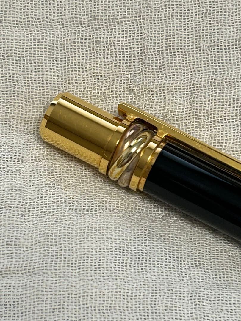 週末値下　カルティエ　cartier トリニティ　黒✖︎金　未使用に近い極美品
