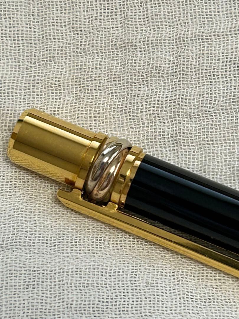 週末値下　カルティエ　cartier トリニティ　黒✖︎金　未使用に近い極美品
