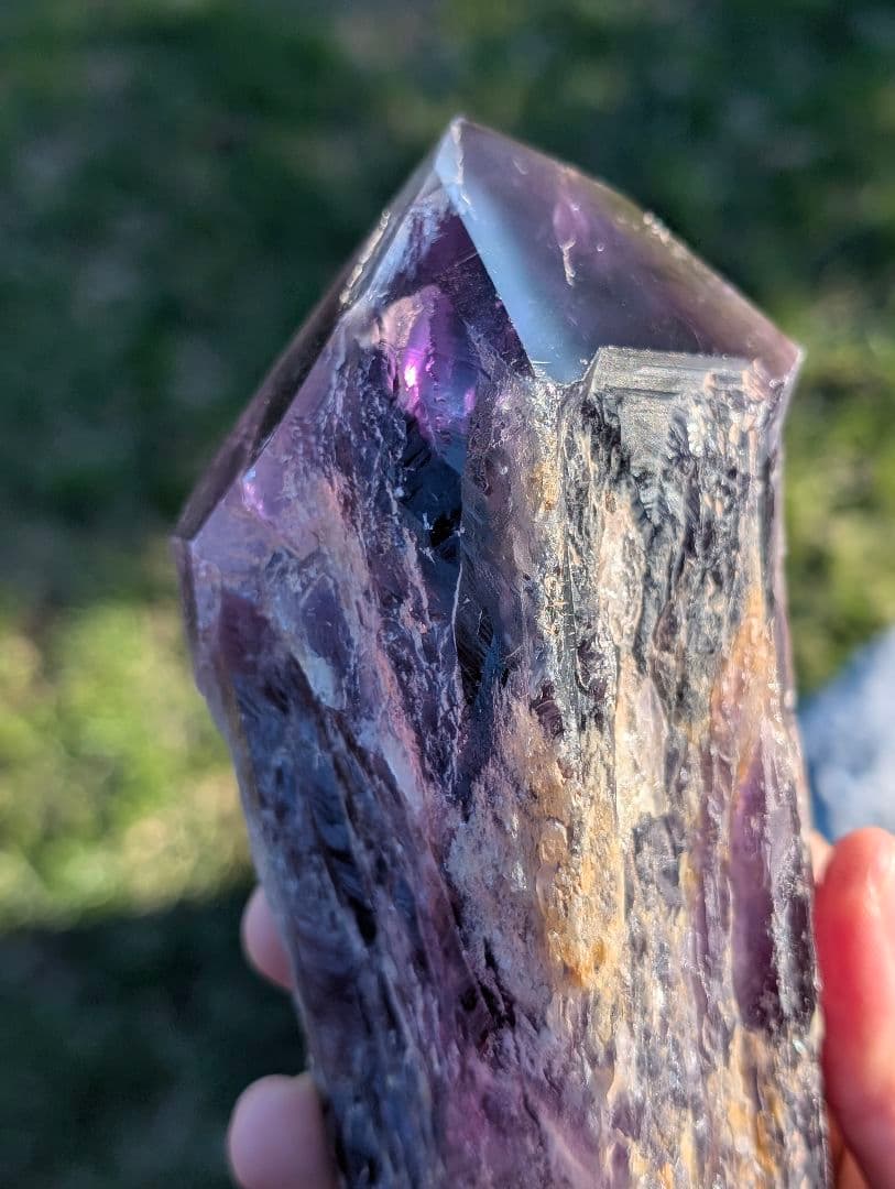 850g アメジスト【邪気払い神器】アテナ紫骨　骨幹水晶　原石MR12