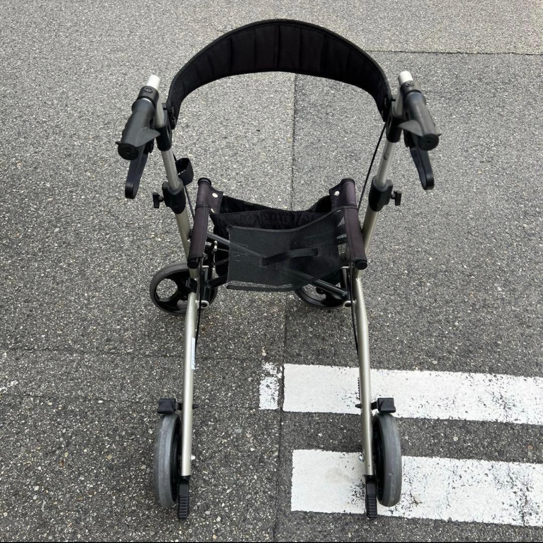 CONPAL 抑速ブレーキ付き歩行器