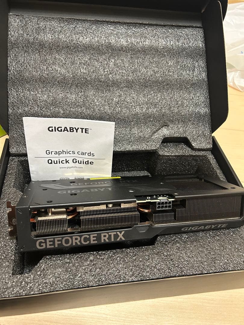GIGABYTE-GEFORCE RTX 4070中古
